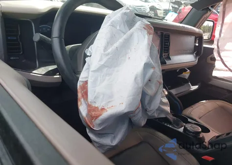 2023 Ford Bronco Wildtrak z USA, uszkodzony, nr VIN 1FMEE5DP9PLB43528